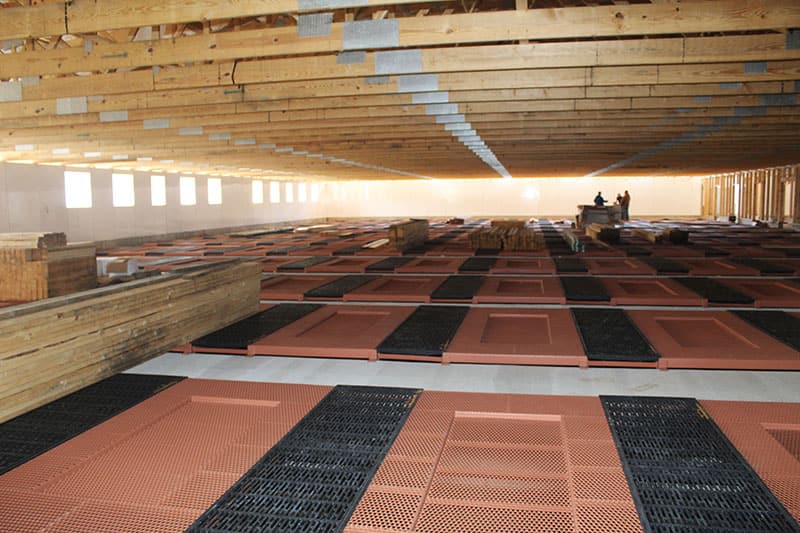 Fairmont farrowing floor installation